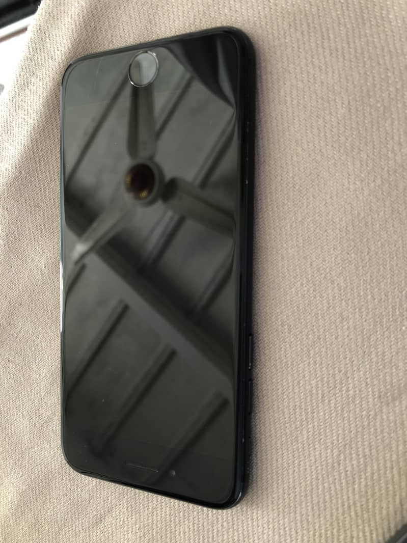 Apple iPhone 7 2