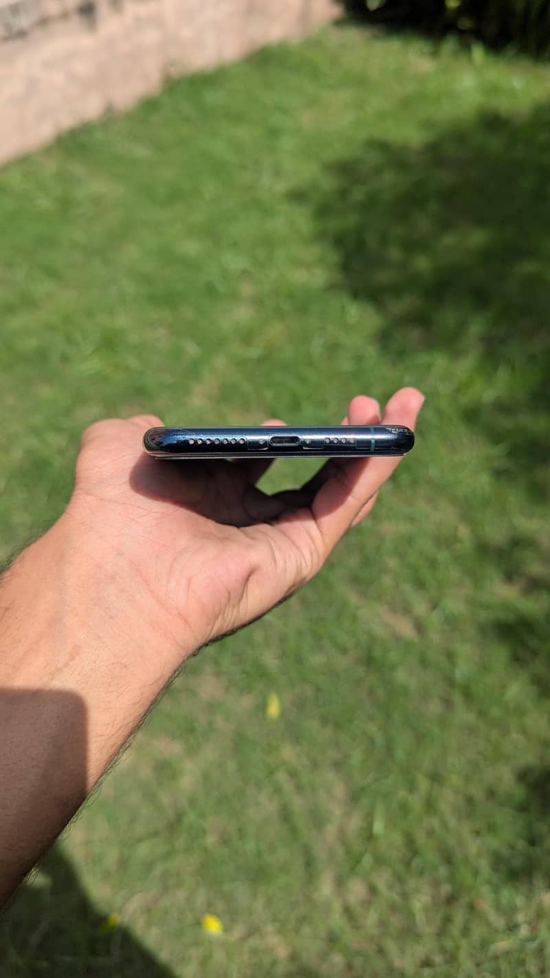 Apple iPhone 11 Pro Max 3