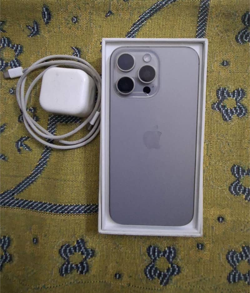 Apple iPhone 15 Pro Max 8