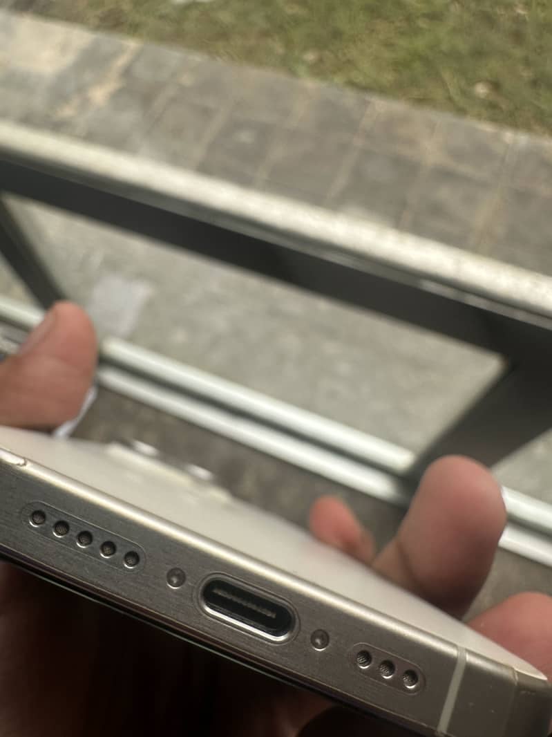 Apple iPhone 15 Pro 7