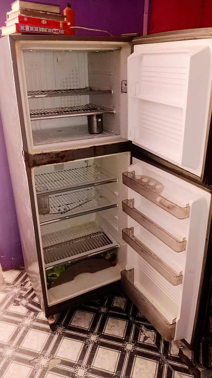Fridge Dawlance 3