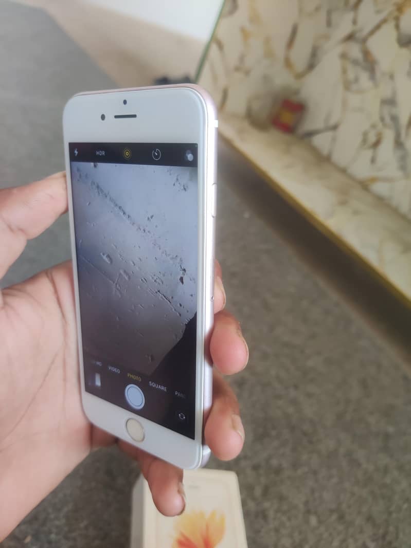 Apple iPhone 6S 4