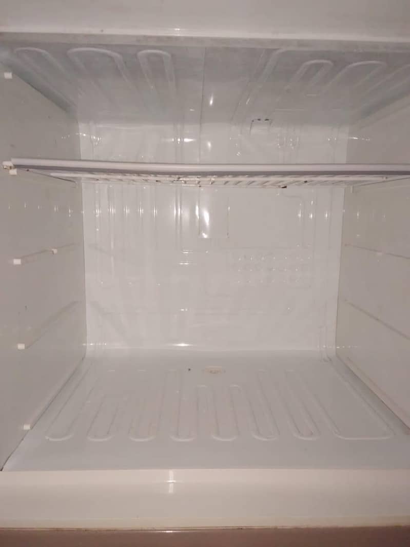 fridge Dawlance 1