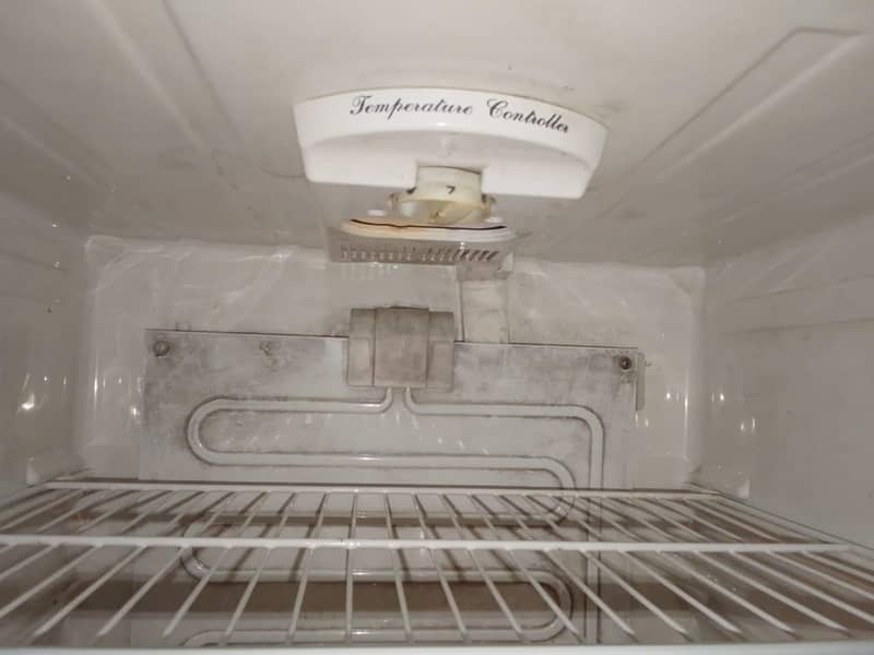 fridge Dawlance 3
