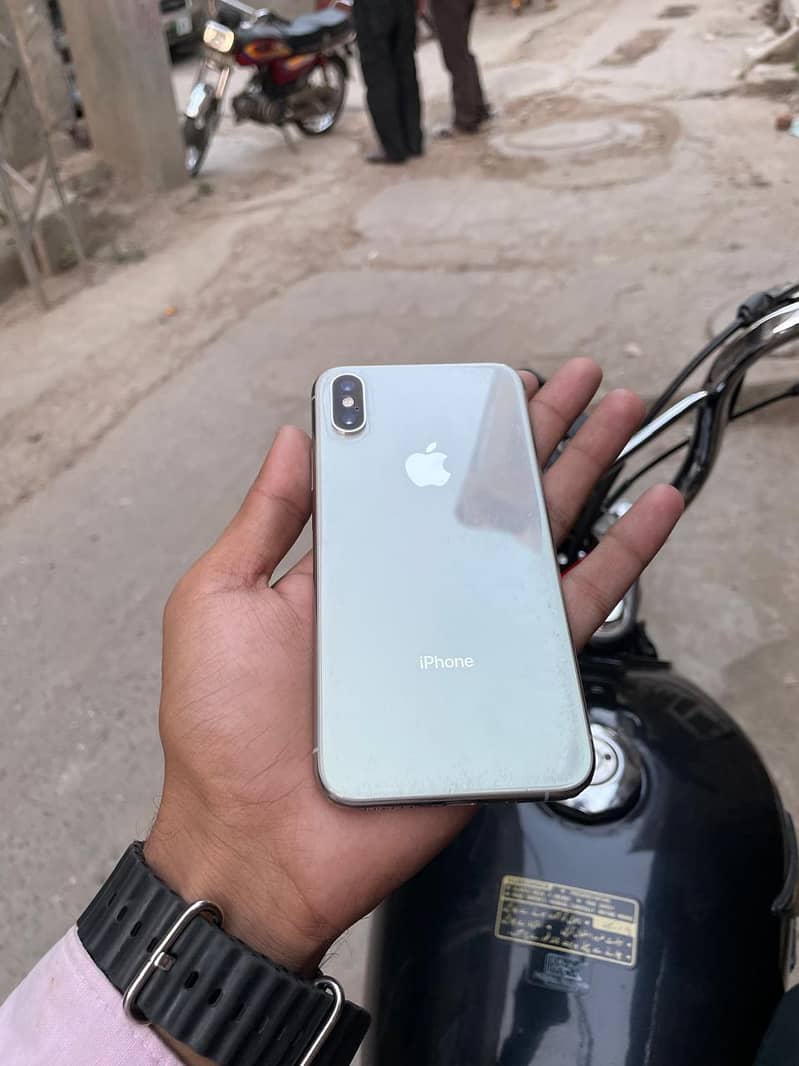 Apple iPhone XS 1