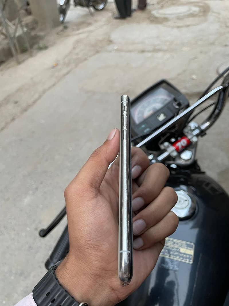 Apple iPhone XS 2