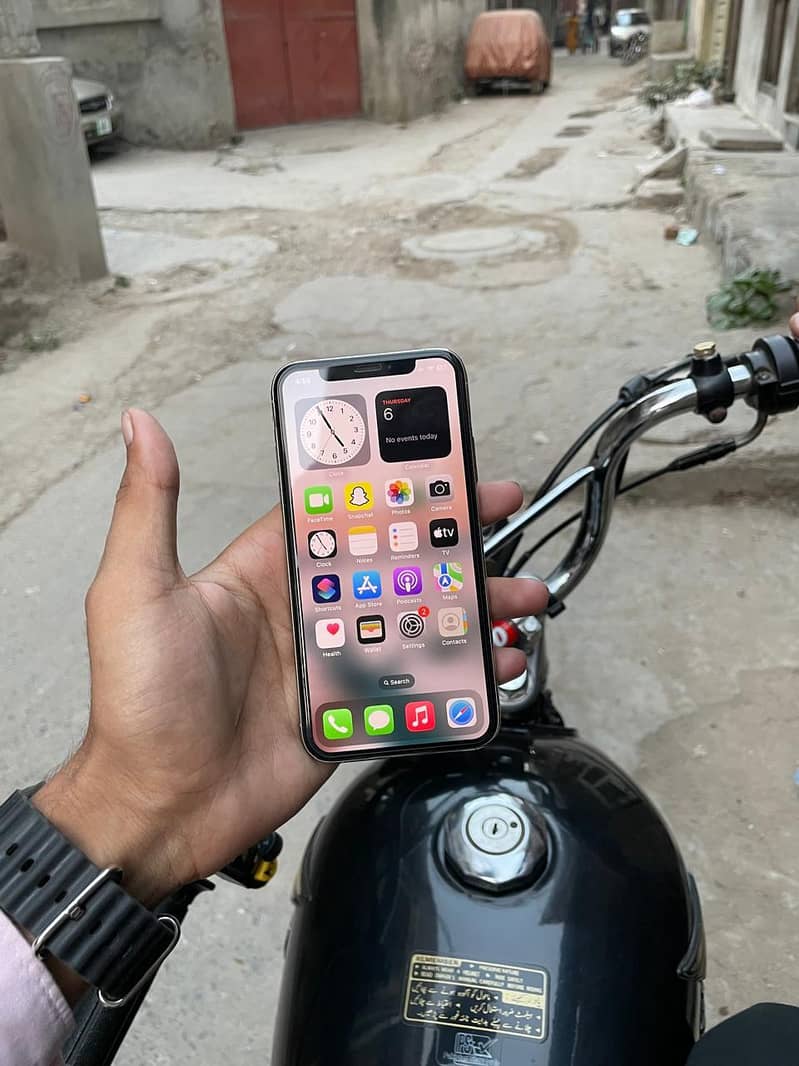 Apple iPhone XS 6