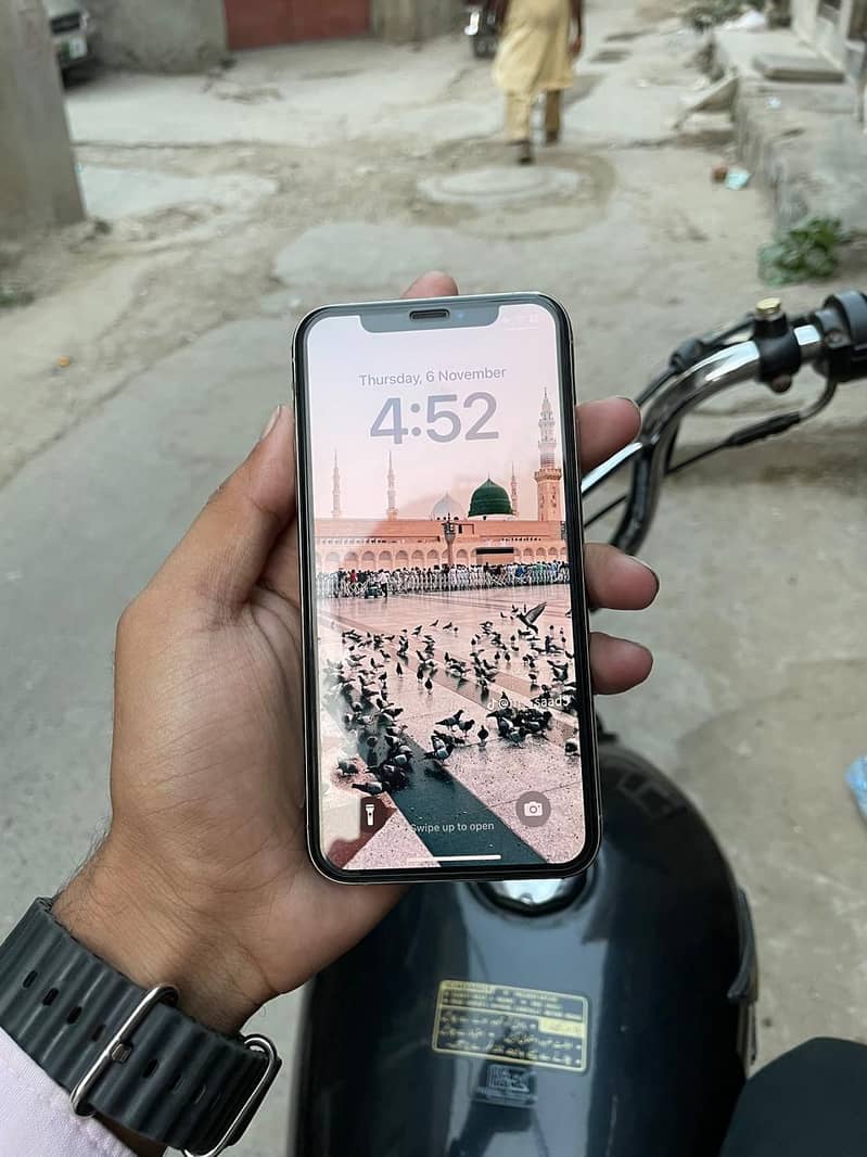 Apple iPhone XS 7