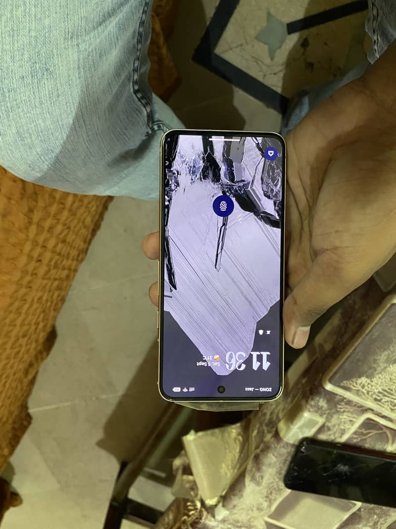 Google Pixel 8 6