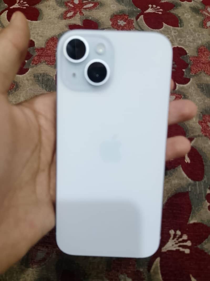 Apple iPhone 15 simple 0