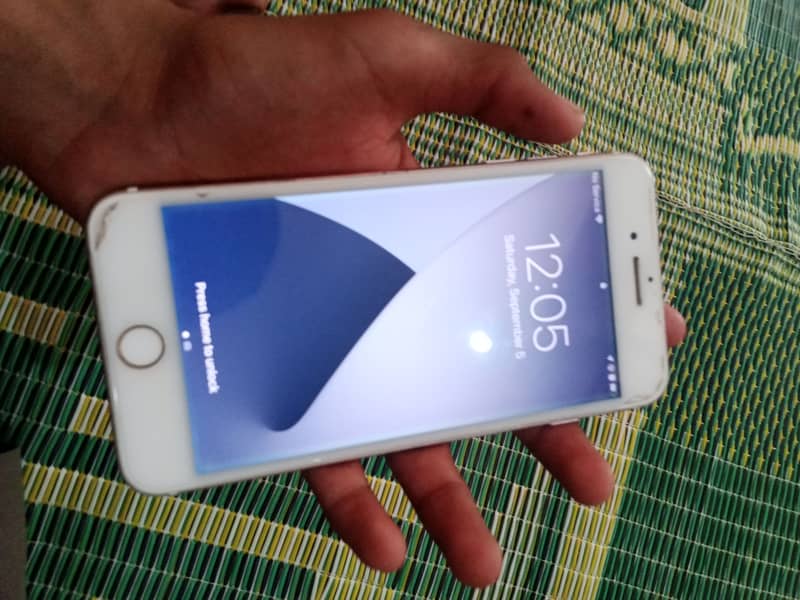 Apple iPhone 7 Plus 0