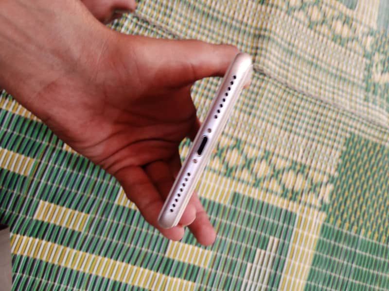 Apple iPhone 7 Plus 2