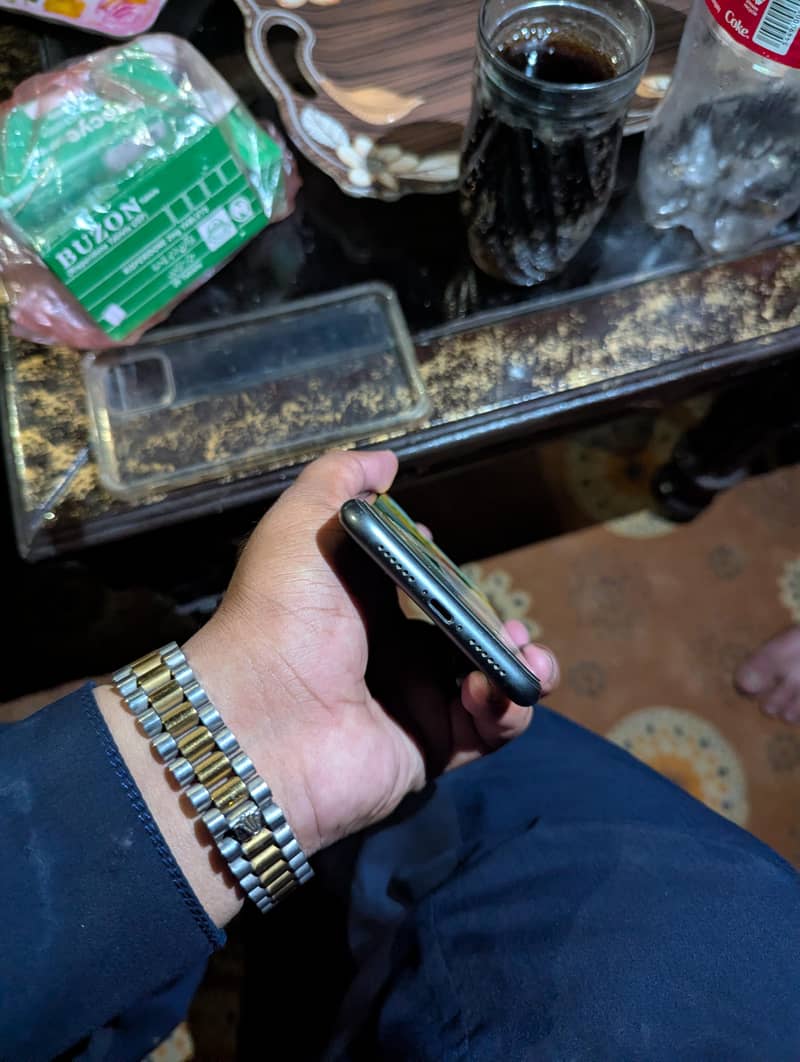 Apple iPhone 11 3