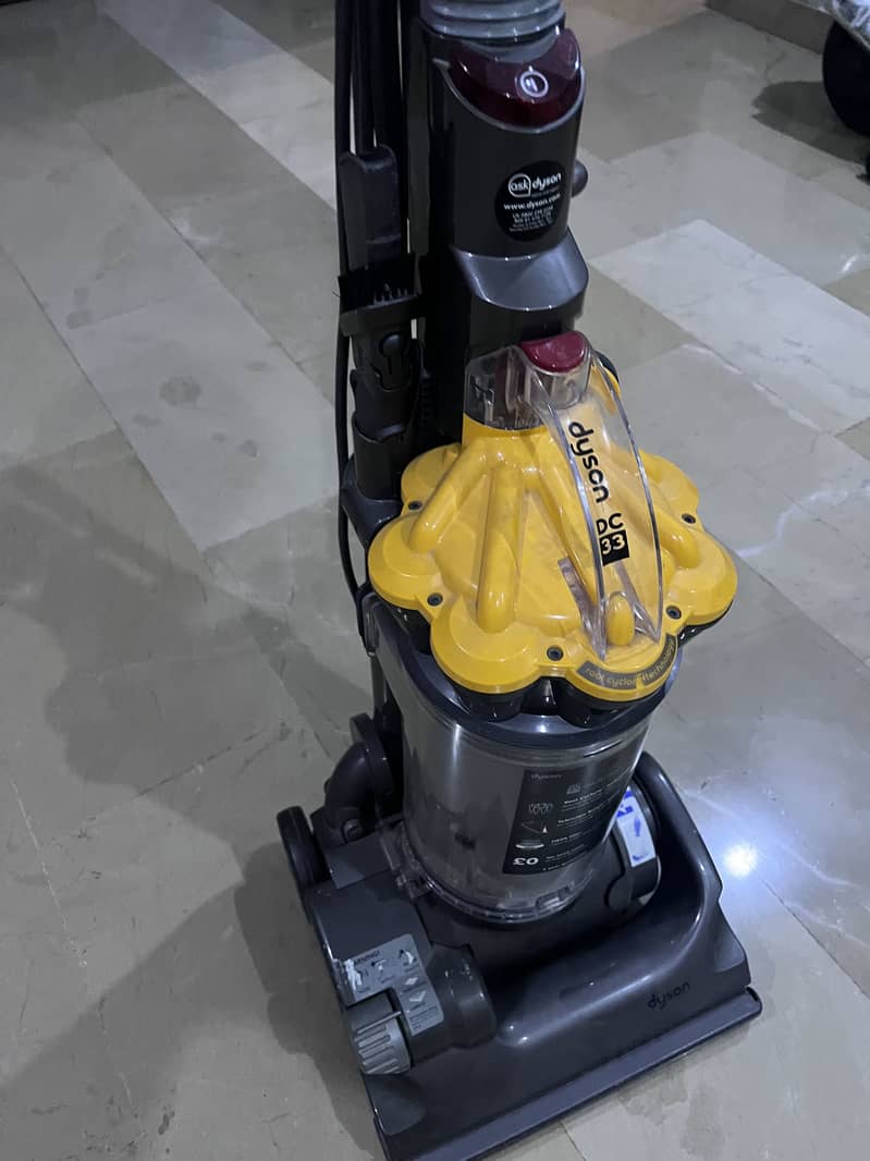 Dyson DC33 1