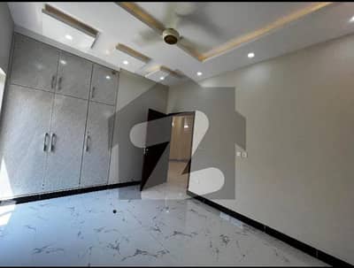 10 marla portion for rent with all amenities