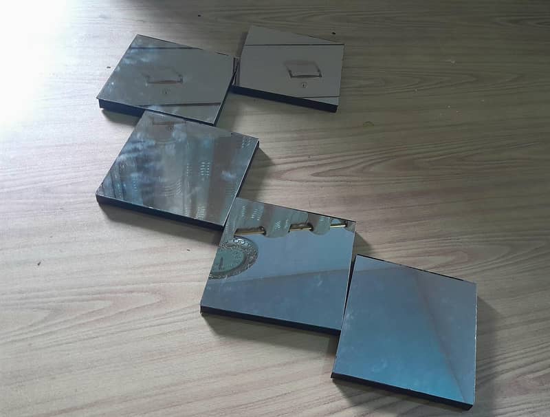 Decorative mirror set. 1