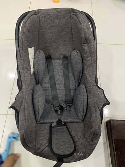 Tinnies car seat/baby carrier