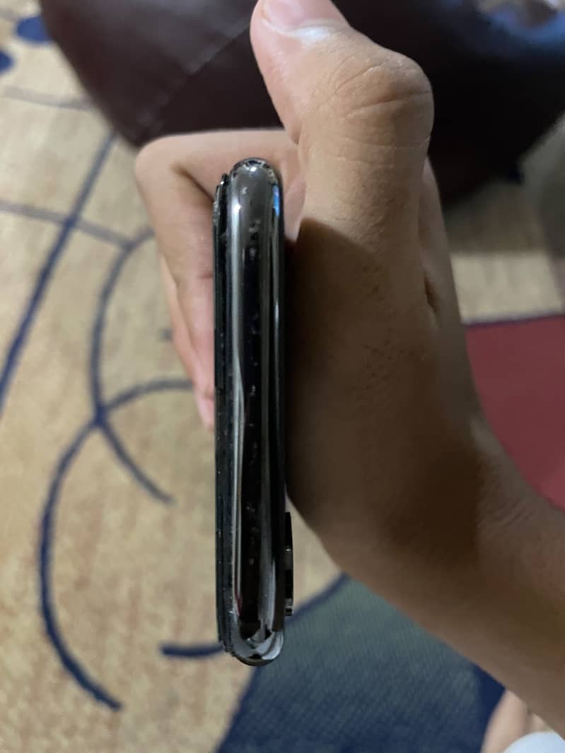 Apple iPhone X 3