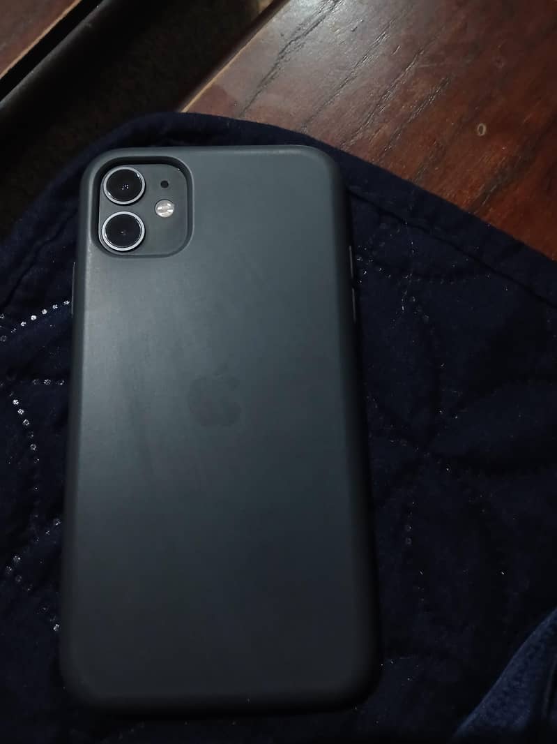 Apple iPhone 11 4