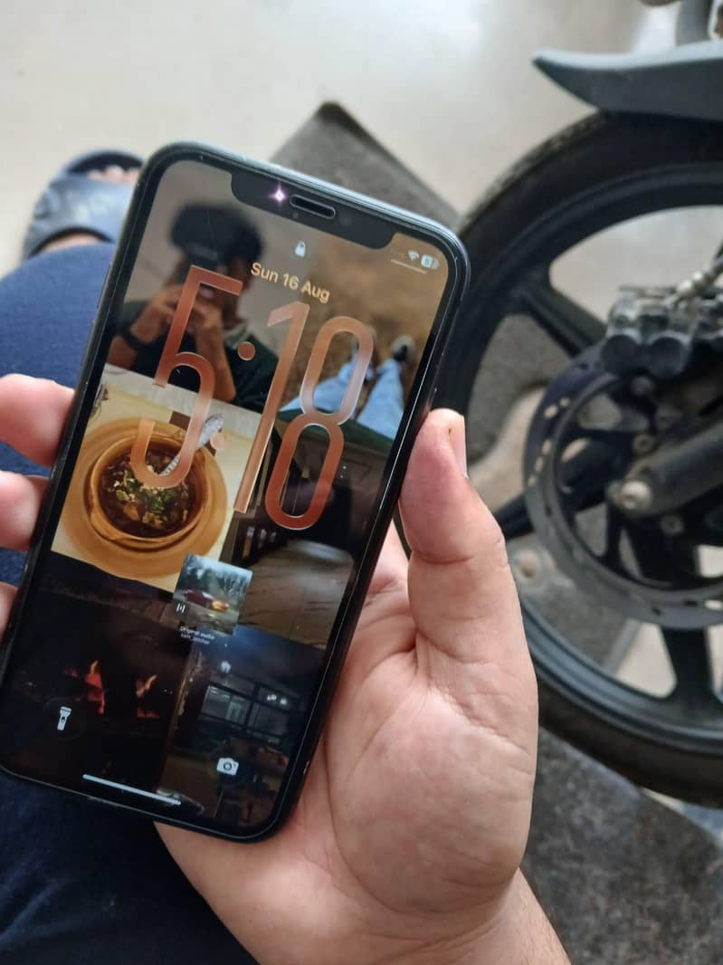 Apple iPhone 11 7