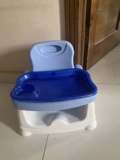 Baby feeding chair like new