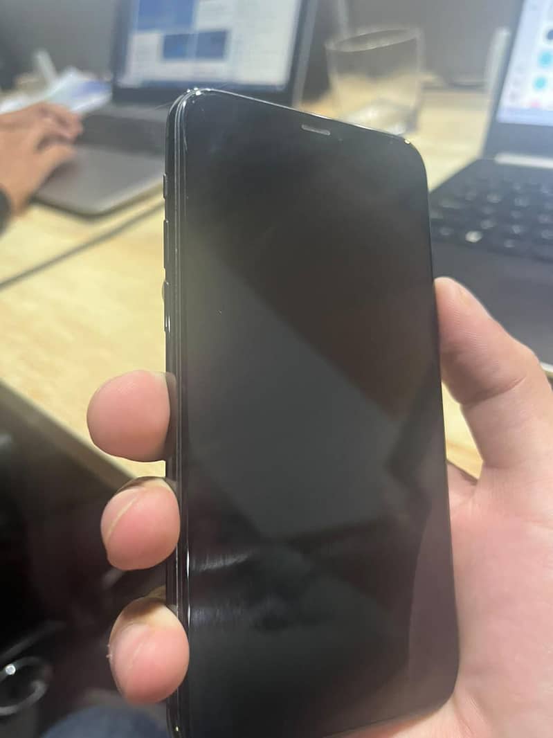Apple iPhone 11 Pro 3