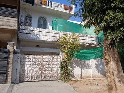 30*50 Cda Transfer Top Location Liveable House Available In G-9 Near Metro Station Near Service Road, Mosque And Market