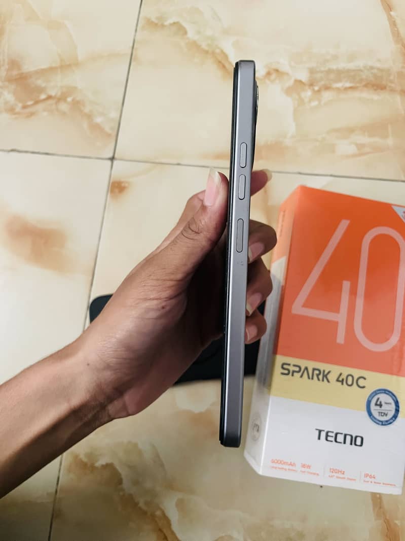 Tecno40c 5