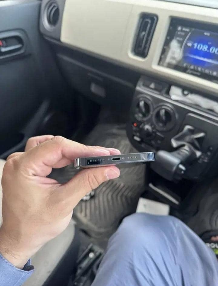 Apple iPhone 13 Pro 1