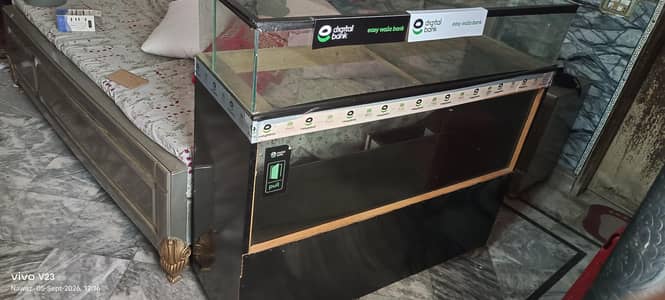 Black Glass Display Counter – 4 Feet Wide | 3'10" Height