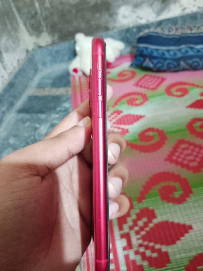Apple iPhone 11 4