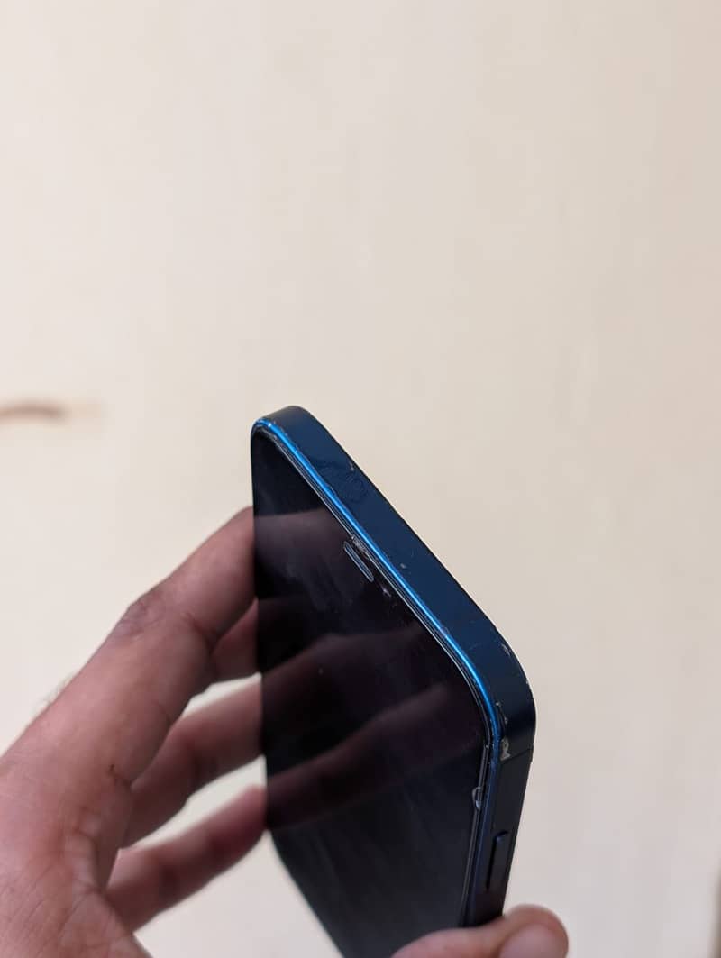 Apple iPhone 12 3