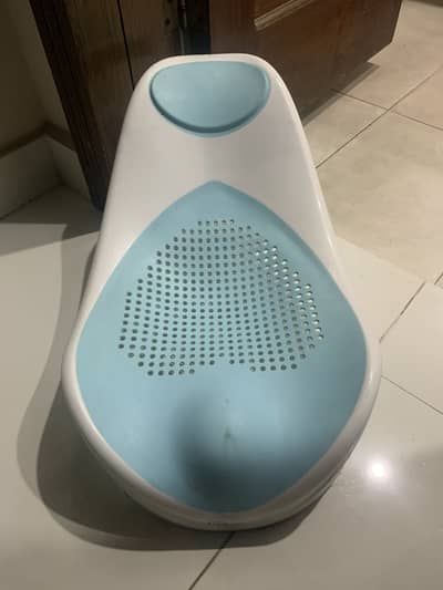 Bath seat for a baby / like new