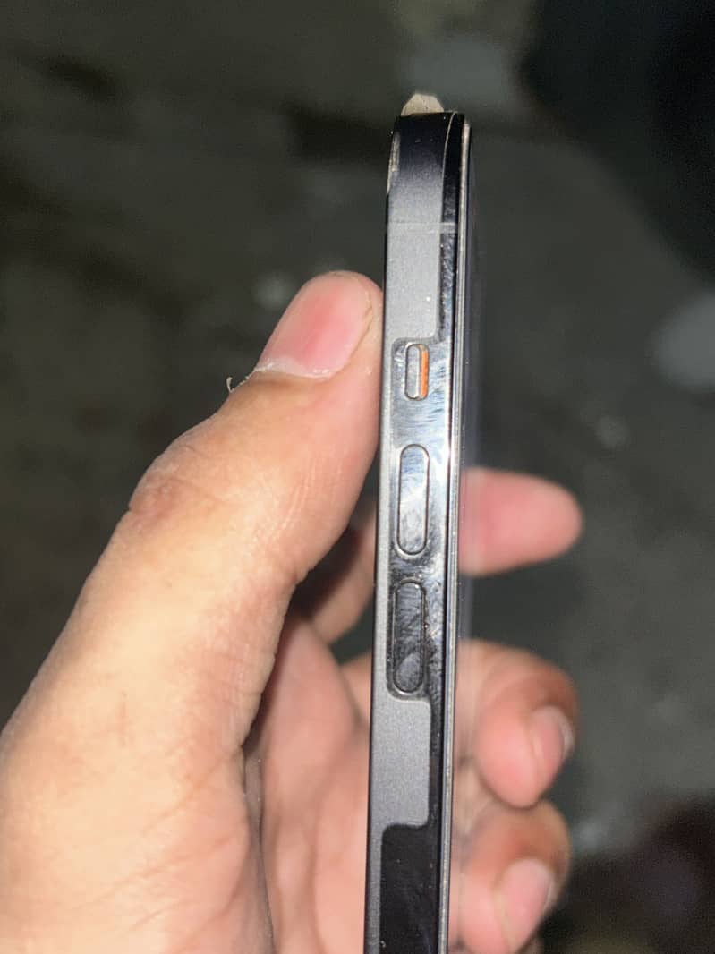 Iphone 14 pro max 3