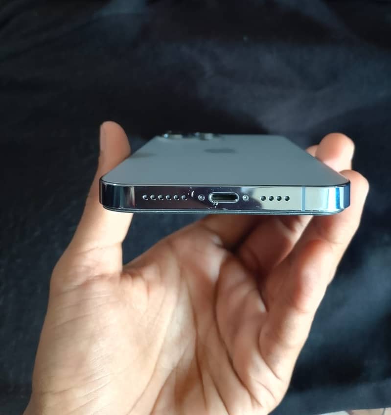 Apple iPhone 13 Pro Max 4