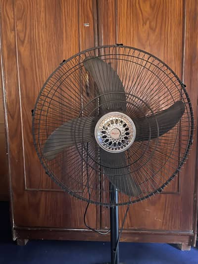 Pedestal fan for sale