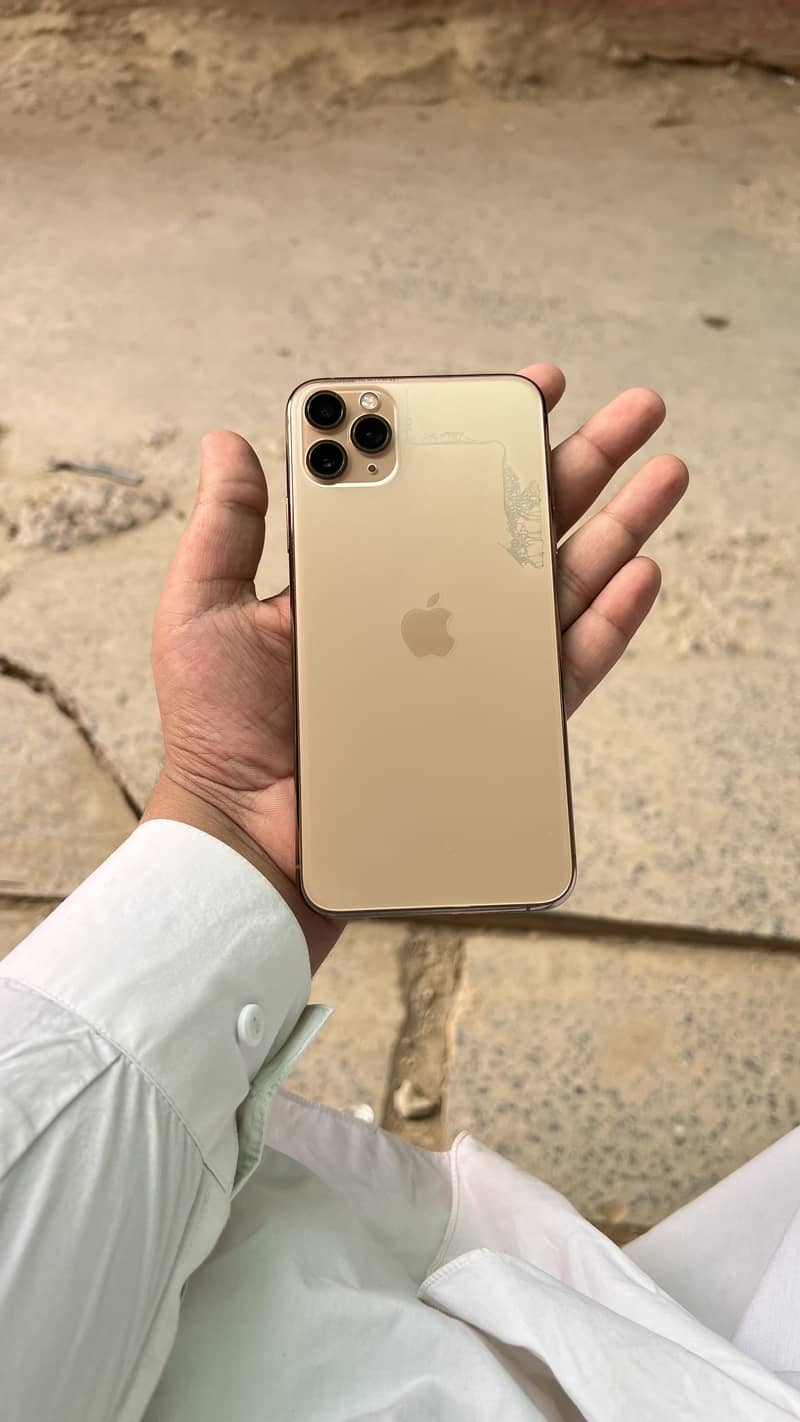 Apple iPhone 11 Pro Max 4