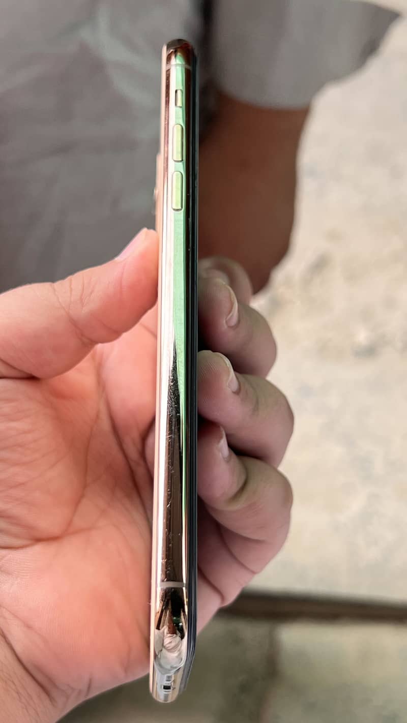 Apple iPhone 11 Pro Max 8