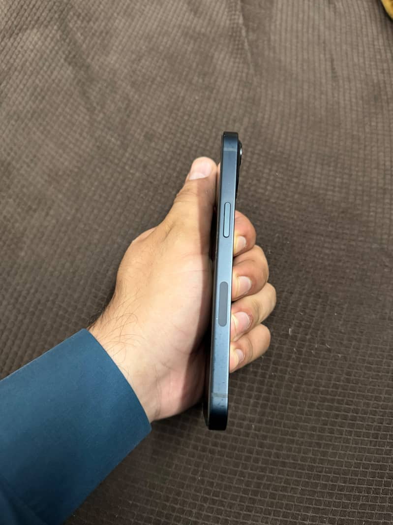 Apple iPhone 13 4