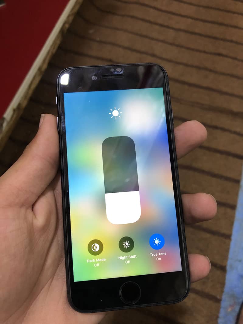 Apple iPhone 8 5