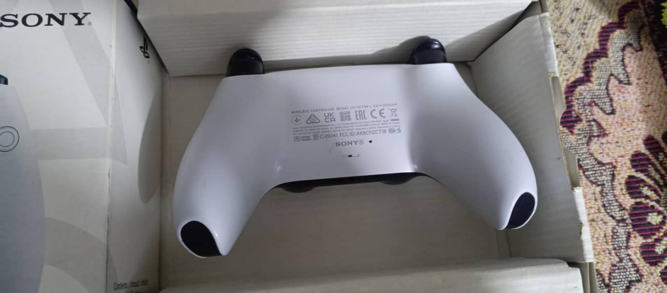 PS5 CONTROLLER ONE MONTH USED(READ DESCRIPTION BEFORE CONTACTING) 2