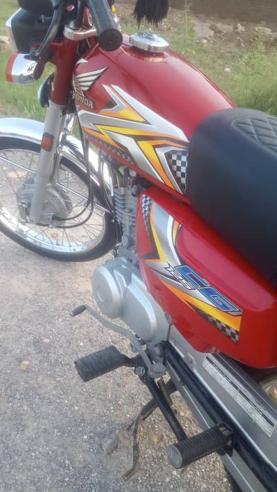 Honda CG 125 2025 model 10\10 condition for urgent sale