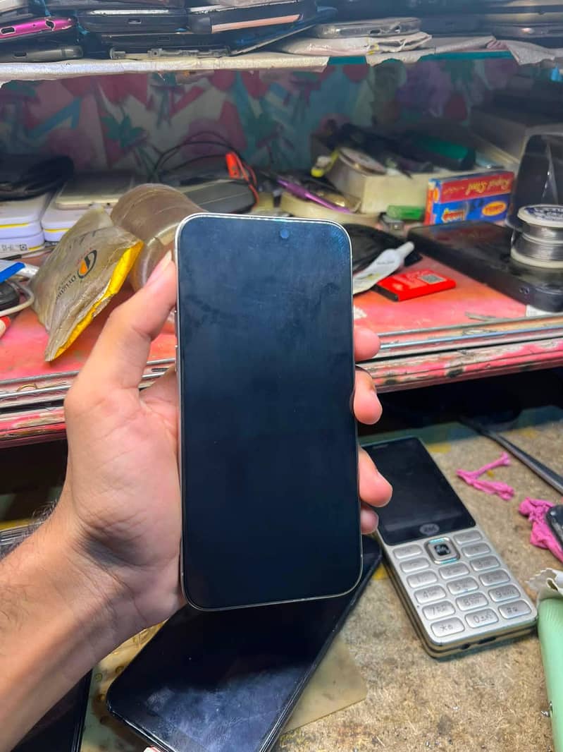 Apple iPhone 15 Pro Max 1