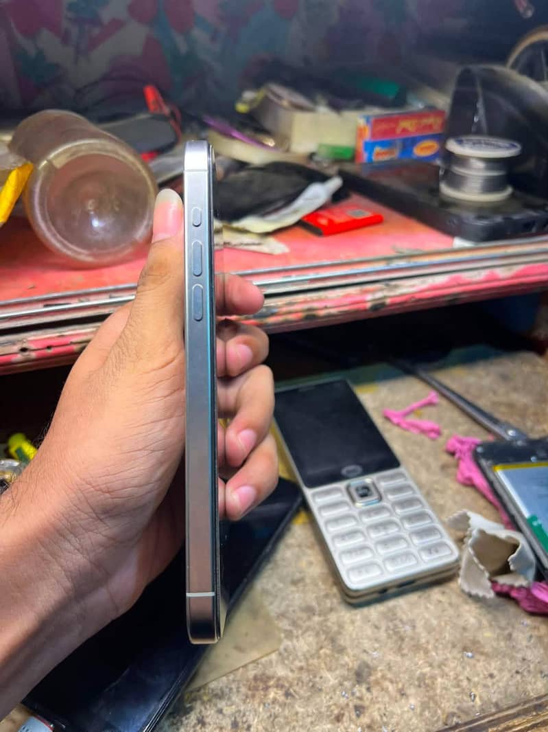 Apple iPhone 15 Pro Max 3