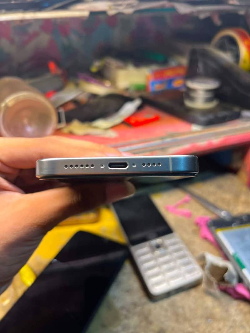 Apple iPhone 15 Pro Max 5