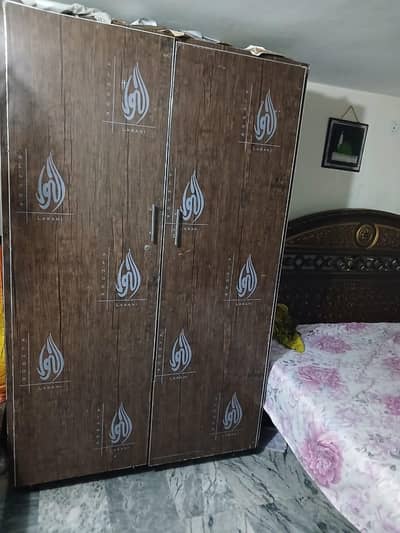 1 Almari Or 1 Shocase Or 1 Cooler For Sale