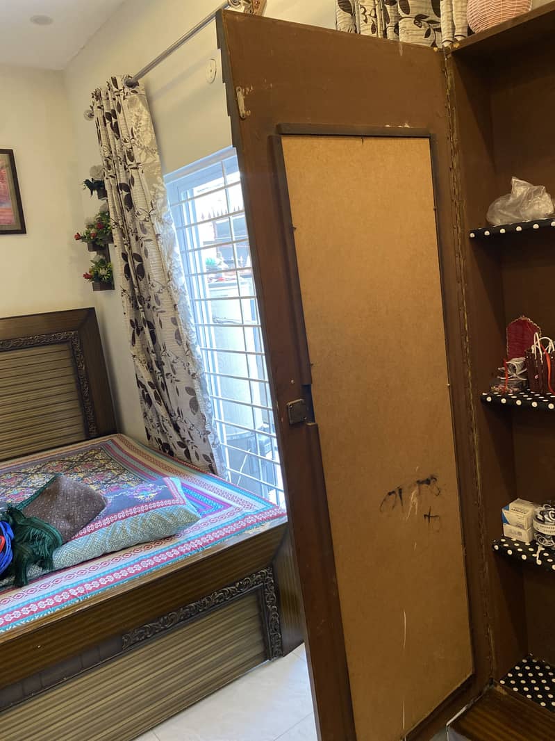 King size bed / side table/ dressing table 1