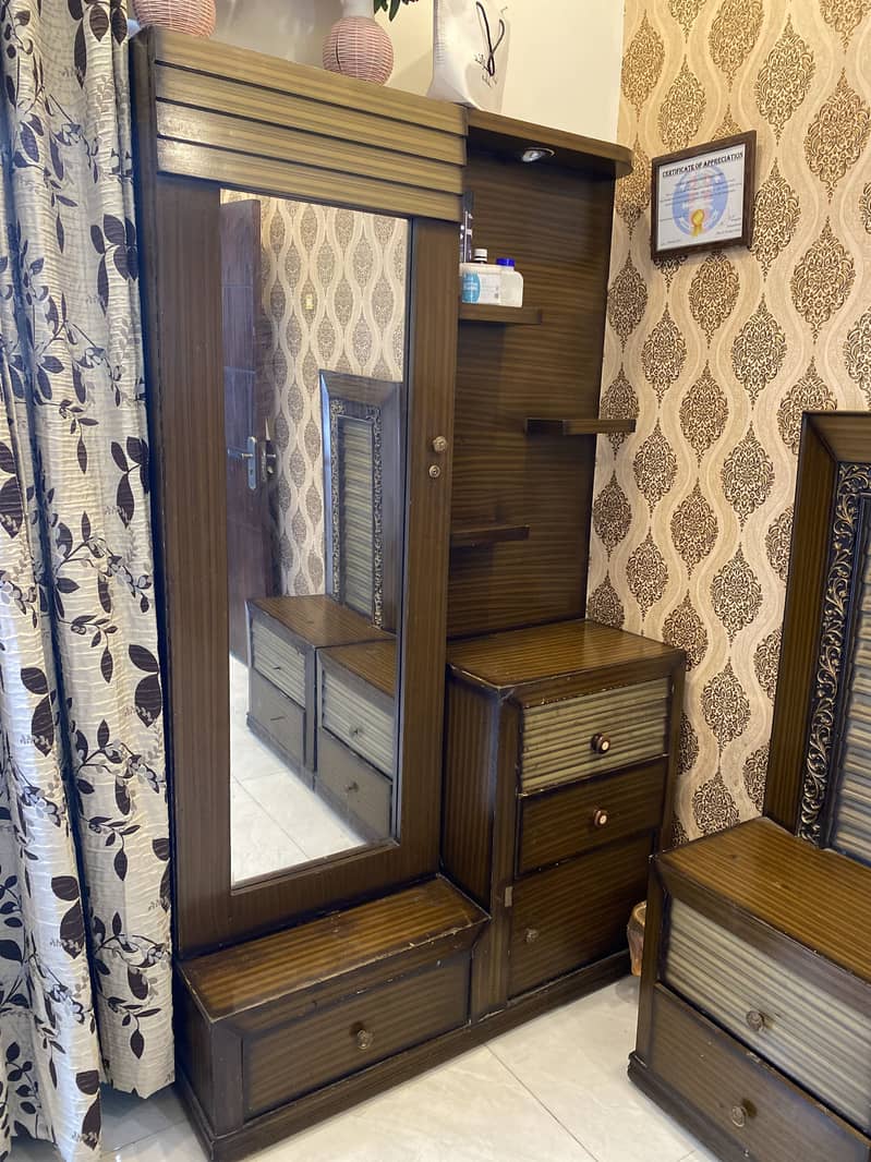 King size bed / side table/ dressing table 2