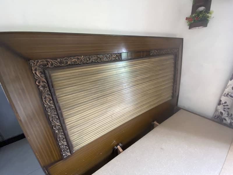 King size bed / side table/ dressing table 7