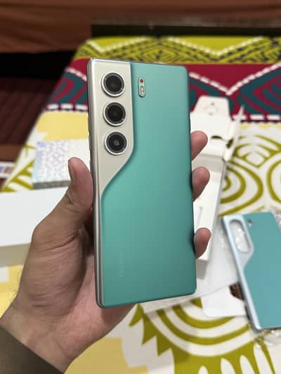  Tecno Camon 40 Pro — 8GB/256GB